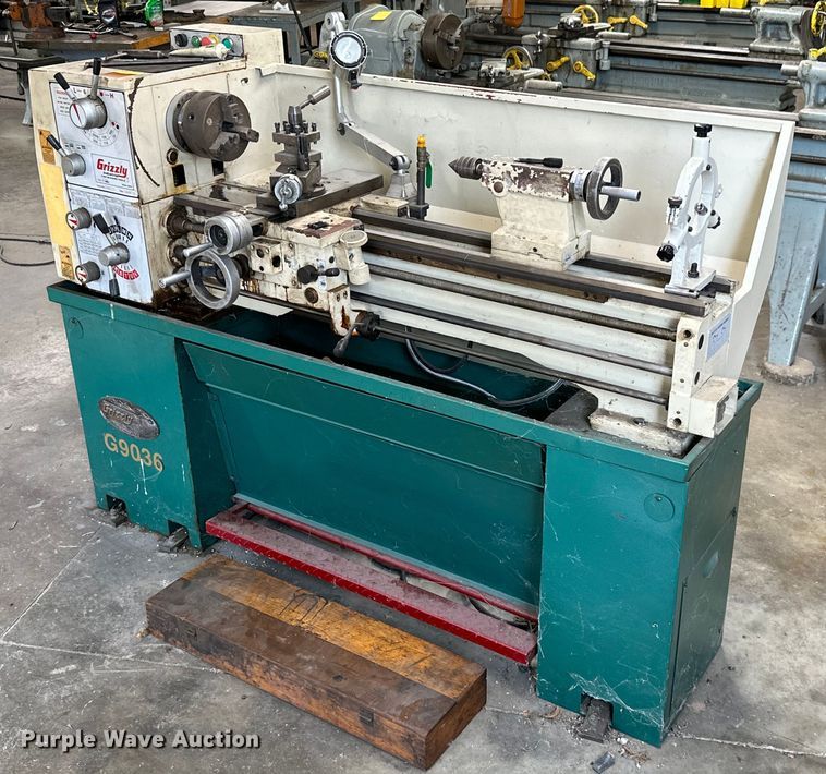 Grizzly G9036 lathe in Altamont, KS Item LG9275 sold Purple Wave