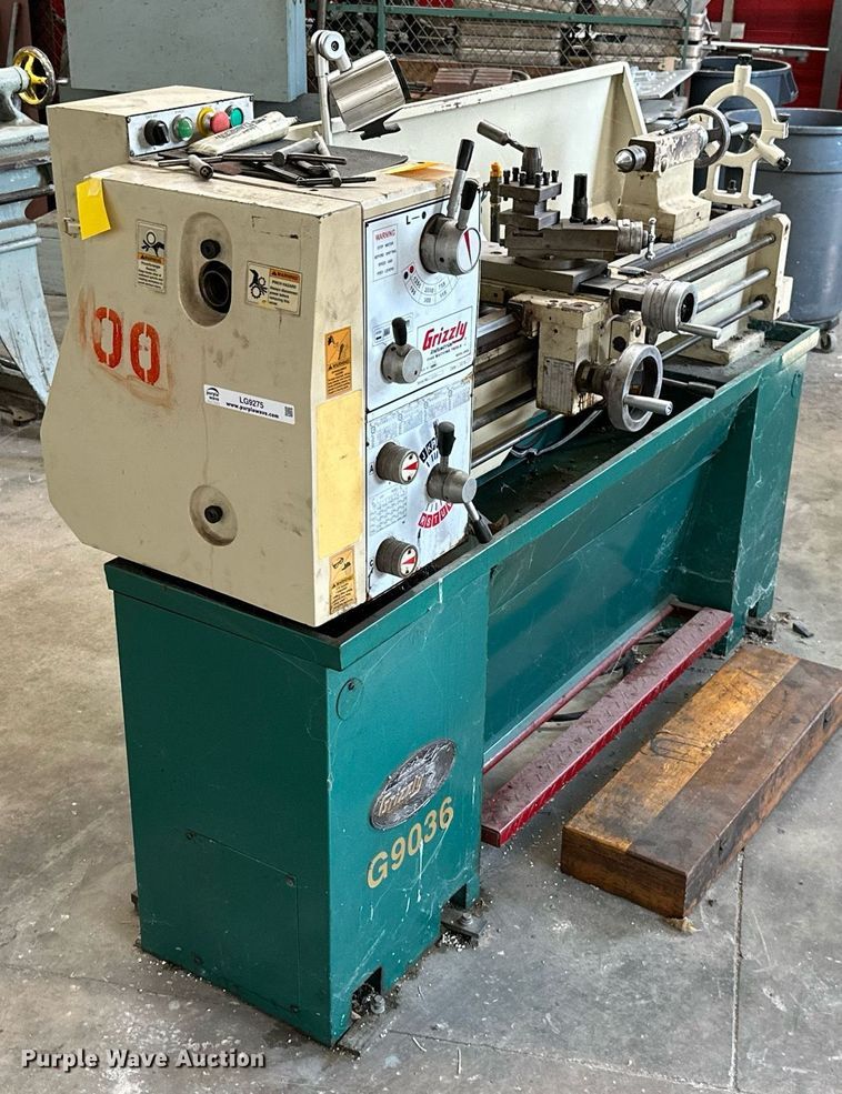 image for item LG9275 Grizzly G9036  lathe