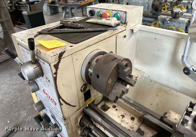 image for item LG9275 Grizzly G9036  lathe