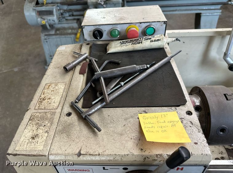 image for item LG9275 Grizzly G9036  lathe