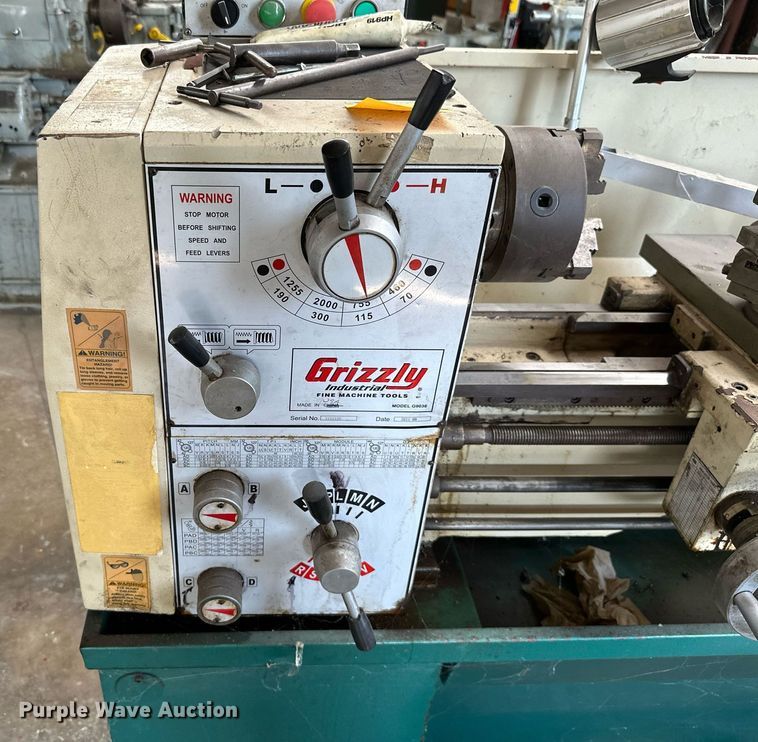 image for item LG9275 Grizzly G9036  lathe