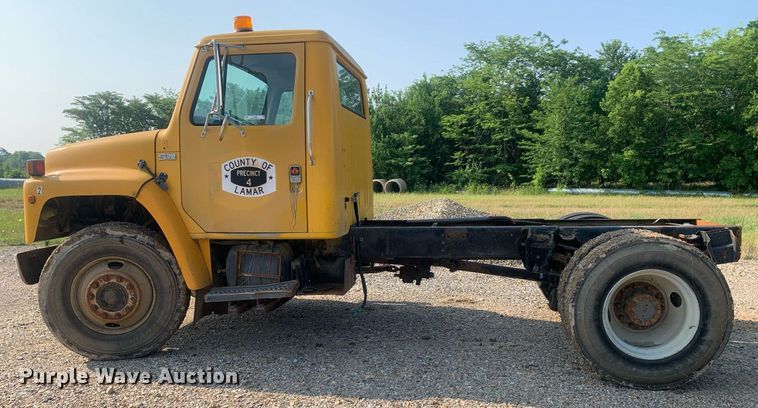 image for item LH9652 1986 International S1700  truck cab and chassis