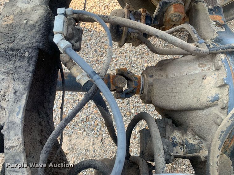 image for item LH9652 1986 International S1700  truck cab and chassis