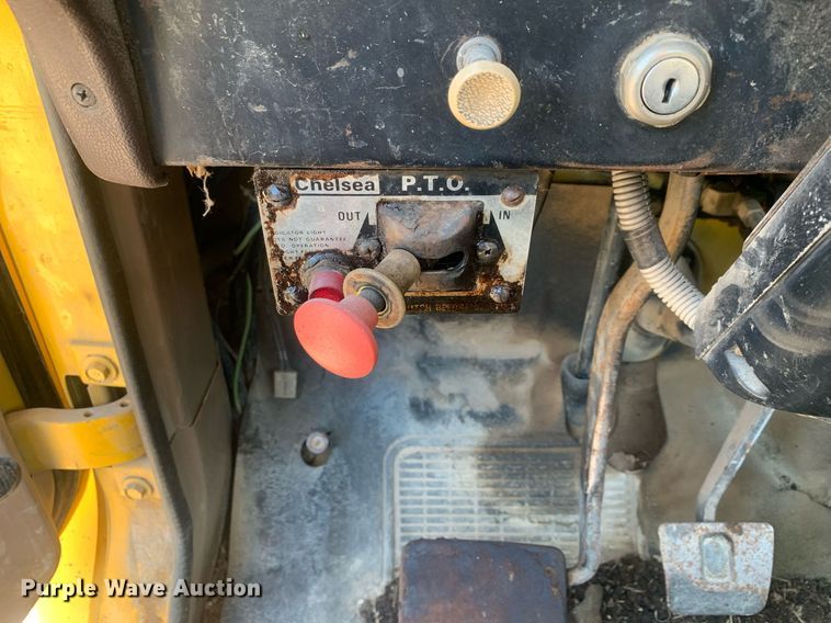 image for item LH9652 1986 International S1700  truck cab and chassis