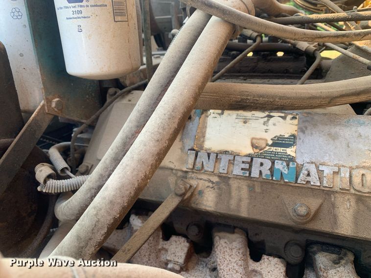 image for item LH9652 1986 International S1700  truck cab and chassis