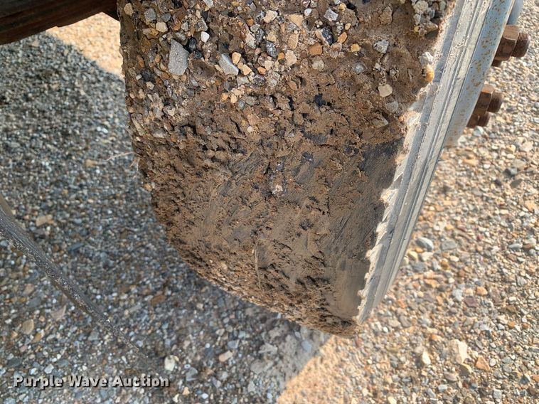 image for item LH9652 1986 International S1700  truck cab and chassis