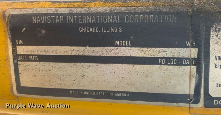 image for item LH9652 1986 International S1700  truck cab and chassis