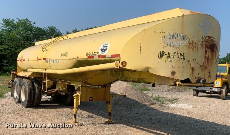 image for item LH9653 1955 Heil  tank trailer