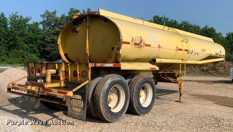 image for item LH9653 1955 Heil  tank trailer