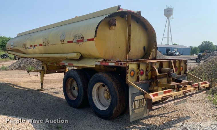 image for item LH9653 1955 Heil  tank trailer