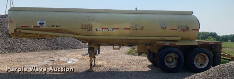 image for item LH9653 1955 Heil  tank trailer