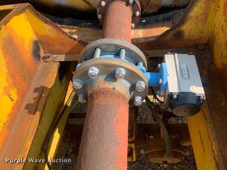 image for item LH9653 1955 Heil  tank trailer