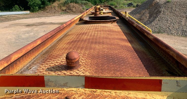 image for item LH9653 1955 Heil  tank trailer