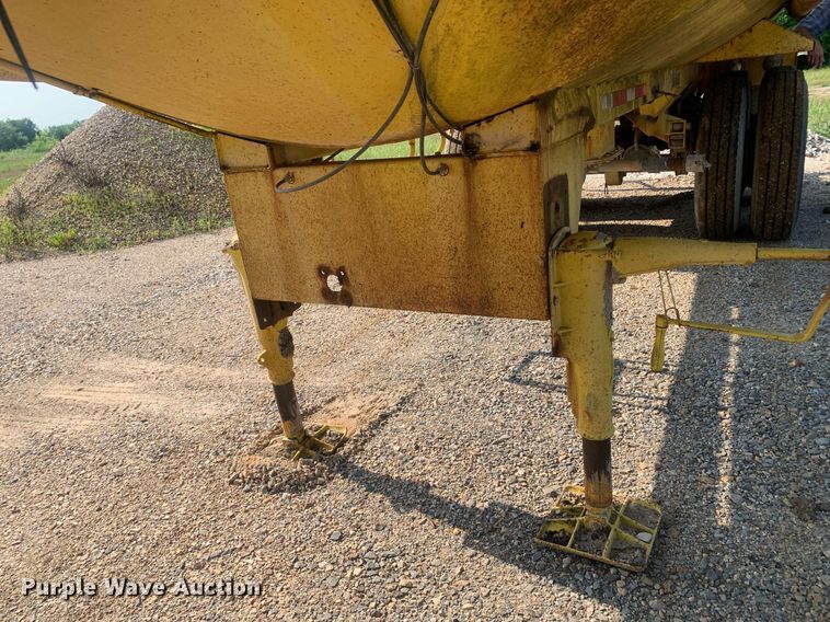 image for item LH9653 1955 Heil  tank trailer