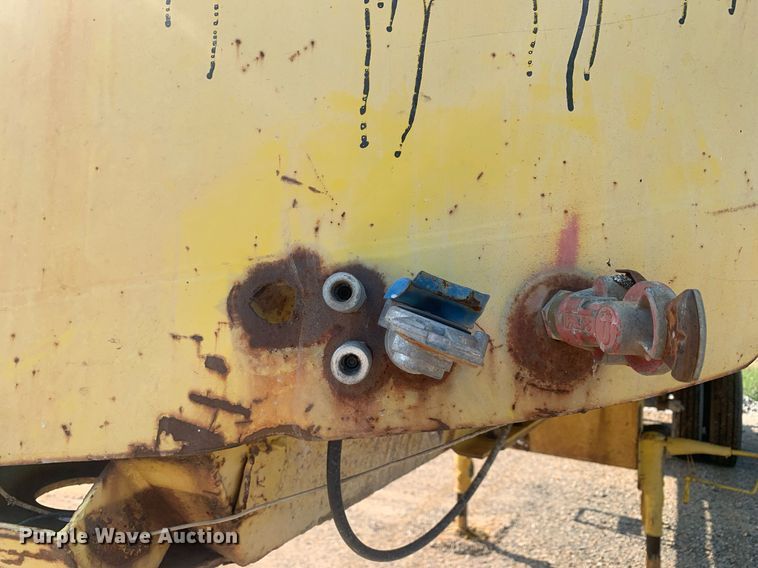 image for item LH9653 1955 Heil  tank trailer