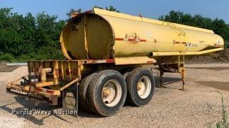 image for item LH9653 1955 Heil  tank trailer