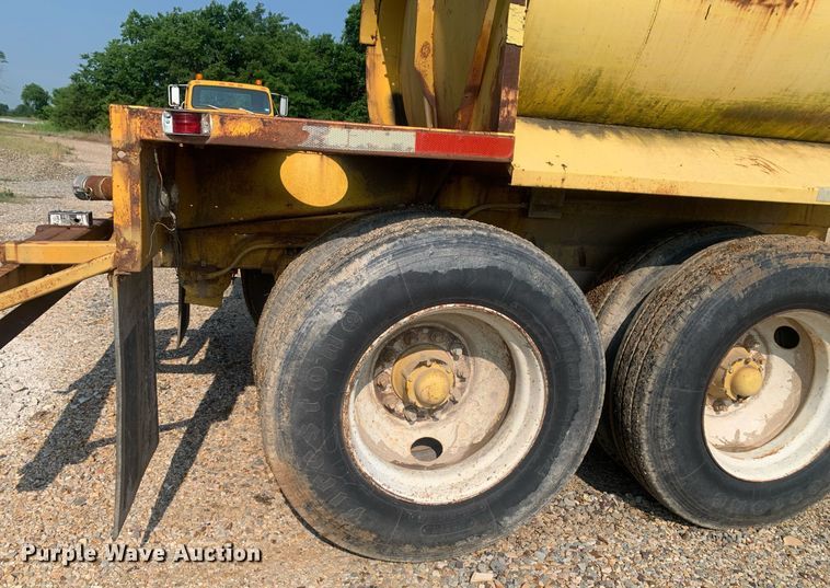 image for item LH9653 1955 Heil  tank trailer