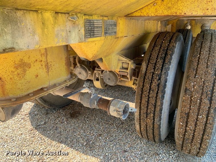 image for item LH9653 1955 Heil  tank trailer