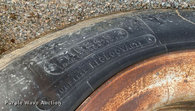 image for item LH9653 1955 Heil  tank trailer