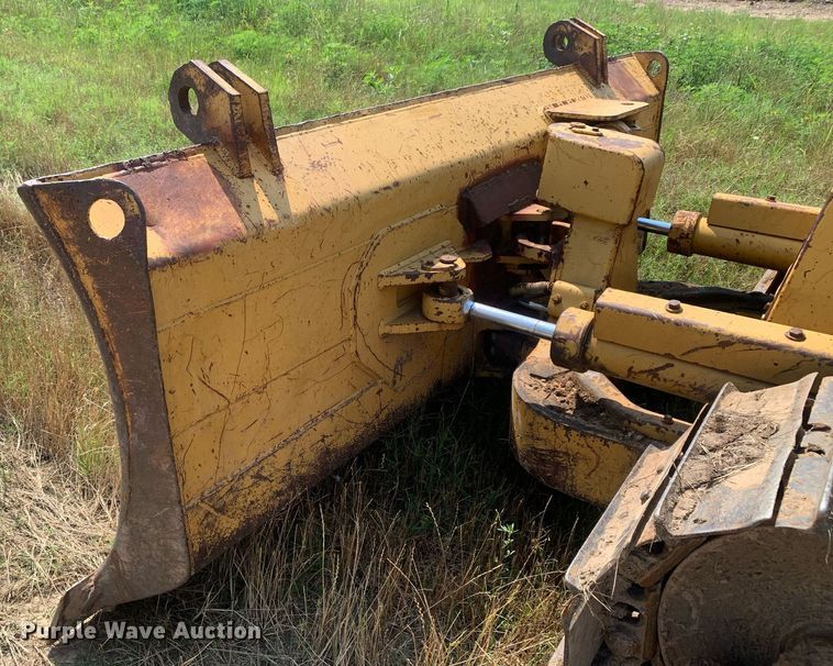 image for item LH9659 1994 Caterpillar D4C XL  dozer