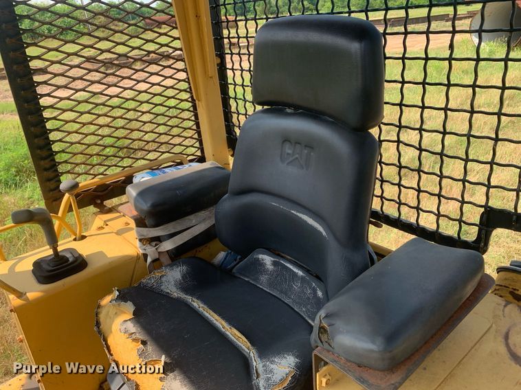 image for item LH9659 1994 Caterpillar D4C XL  dozer
