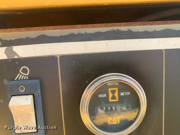 image for item LH9659 1994 Caterpillar D4C XL  dozer