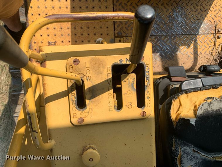 image for item LH9659 1994 Caterpillar D4C XL  dozer