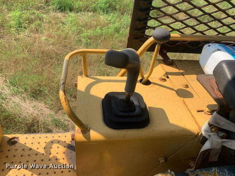 image for item LH9659 1994 Caterpillar D4C XL  dozer