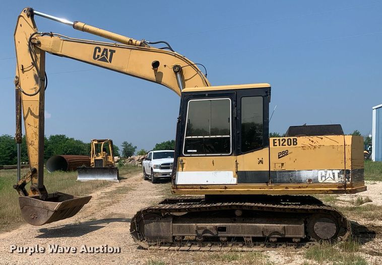 image for item LH9660 1991 Caterpillar E120B  excavator