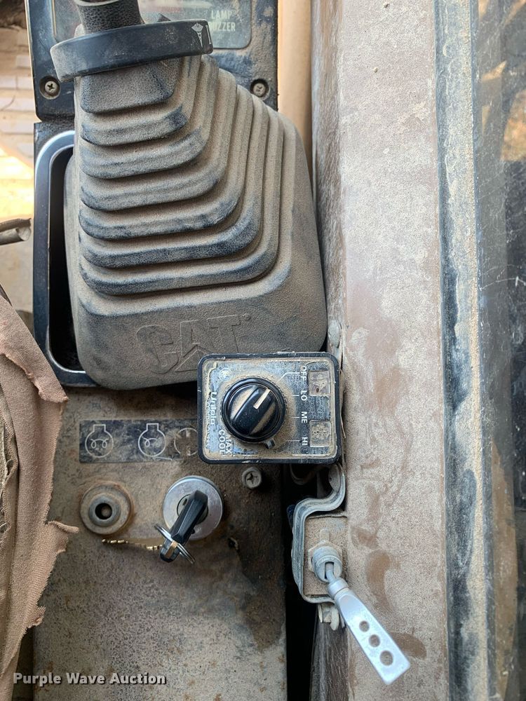 image for item LH9660 1991 Caterpillar E120B  excavator