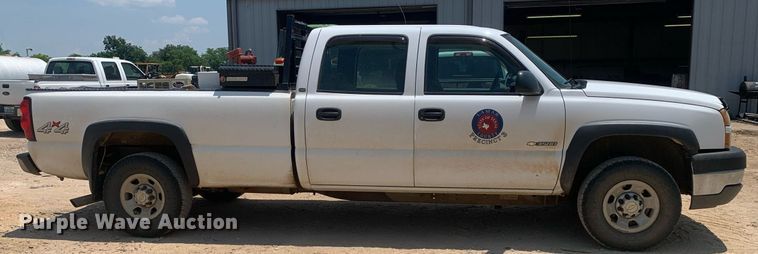 image for item LH9664 2005 Chevrolet Silverado 3500  Crew Cab pickup truck