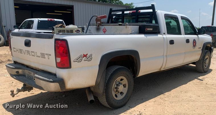 image for item LH9664 2005 Chevrolet Silverado 3500  Crew Cab pickup truck