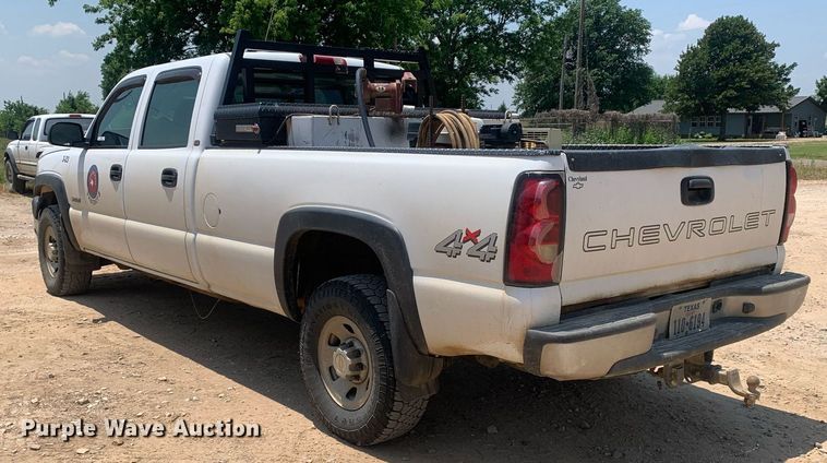 image for item LH9664 2005 Chevrolet Silverado 3500  Crew Cab pickup truck