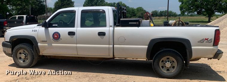 image for item LH9664 2005 Chevrolet Silverado 3500  Crew Cab pickup truck