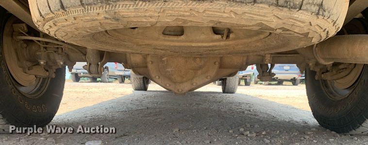 image for item LH9664 2005 Chevrolet Silverado 3500  Crew Cab pickup truck