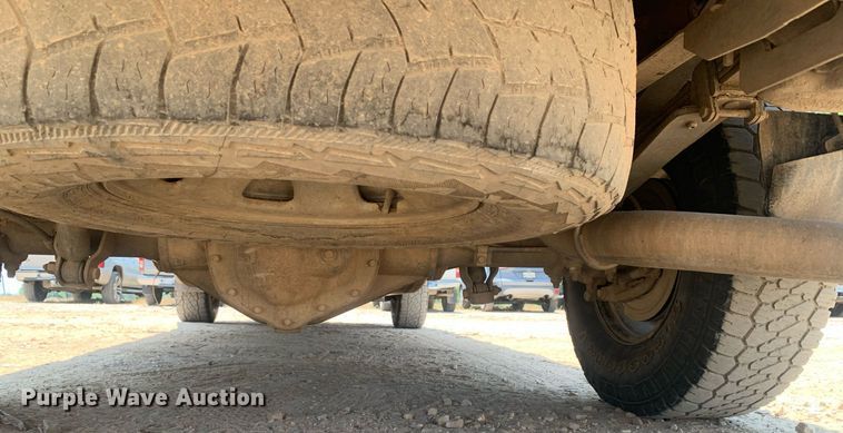 image for item LH9664 2005 Chevrolet Silverado 3500  Crew Cab pickup truck