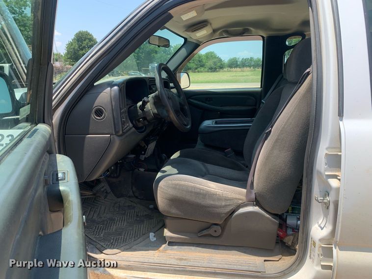 image for item LH9664 2005 Chevrolet Silverado 3500  Crew Cab pickup truck