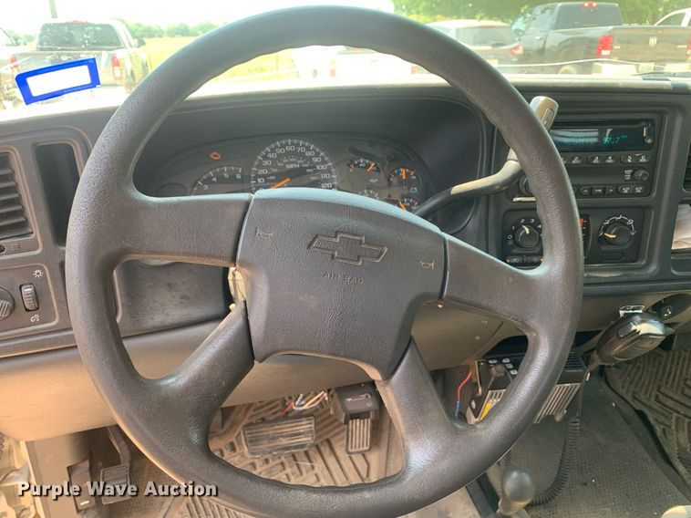 image for item LH9664 2005 Chevrolet Silverado 3500  Crew Cab pickup truck