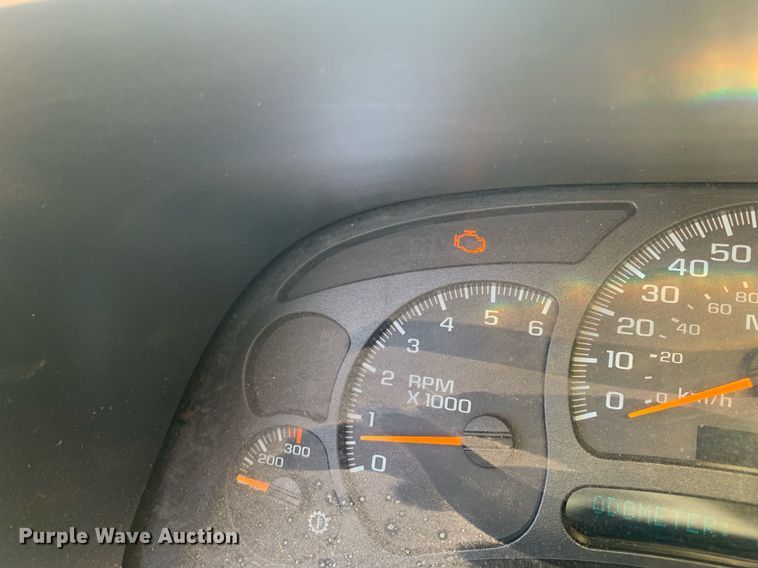 image for item LH9664 2005 Chevrolet Silverado 3500  Crew Cab pickup truck