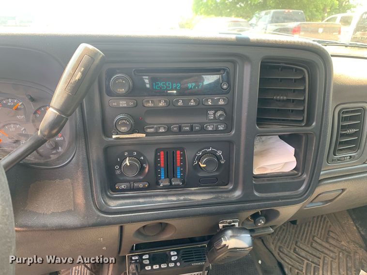 image for item LH9664 2005 Chevrolet Silverado 3500  Crew Cab pickup truck