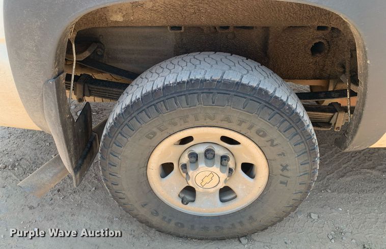 image for item LH9664 2005 Chevrolet Silverado 3500  Crew Cab pickup truck