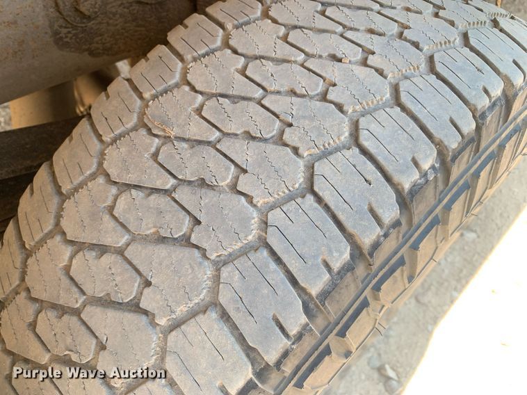 image for item LH9664 2005 Chevrolet Silverado 3500  Crew Cab pickup truck