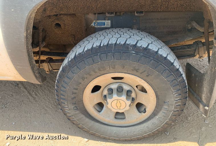image for item LH9664 2005 Chevrolet Silverado 3500  Crew Cab pickup truck