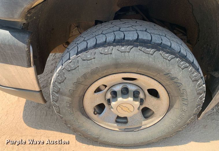 image for item LH9664 2005 Chevrolet Silverado 3500  Crew Cab pickup truck