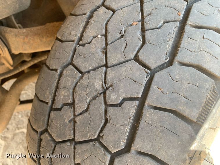 image for item LH9664 2005 Chevrolet Silverado 3500  Crew Cab pickup truck