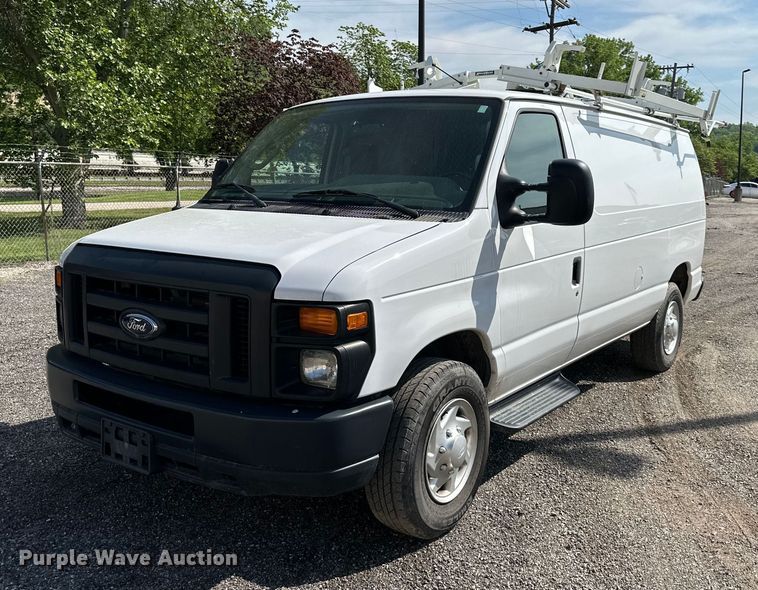 image for item LN9234 2013 Ford E250  van