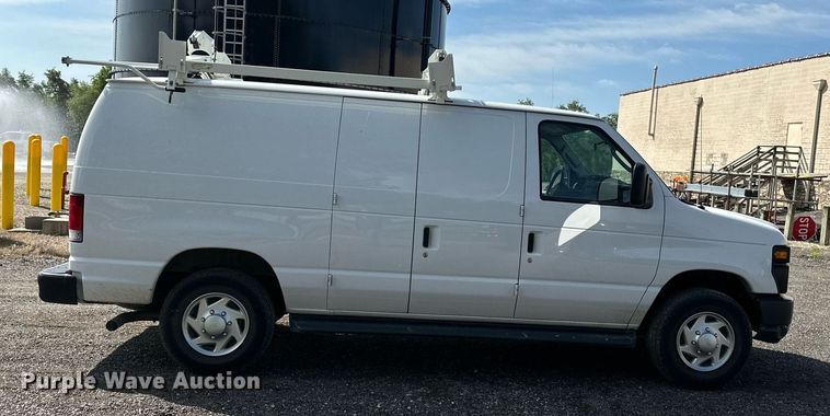 image for item LN9234 2013 Ford E250  van