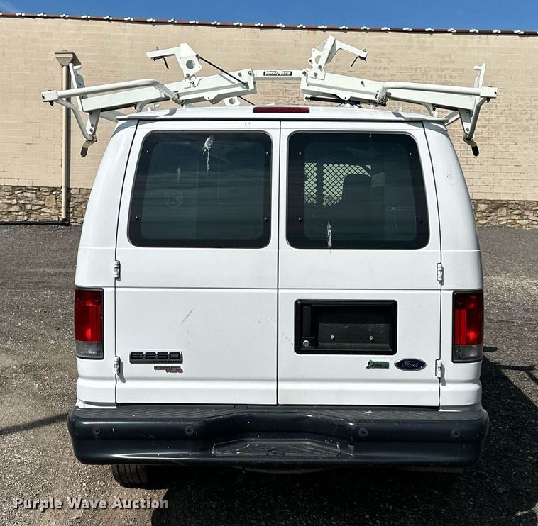 image for item LN9234 2013 Ford E250  van
