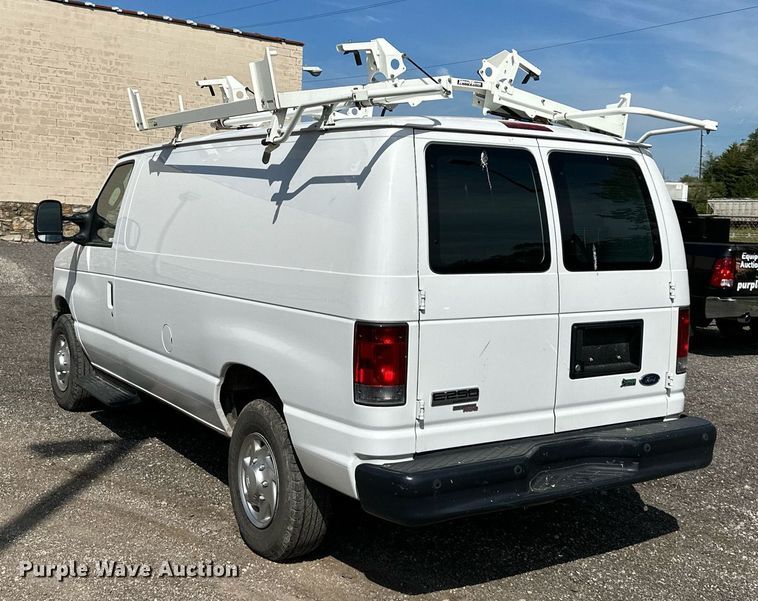 image for item LN9234 2013 Ford E250  van