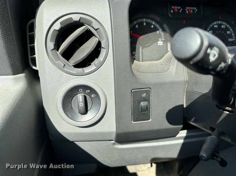 image for item LN9234 2013 Ford E250  van